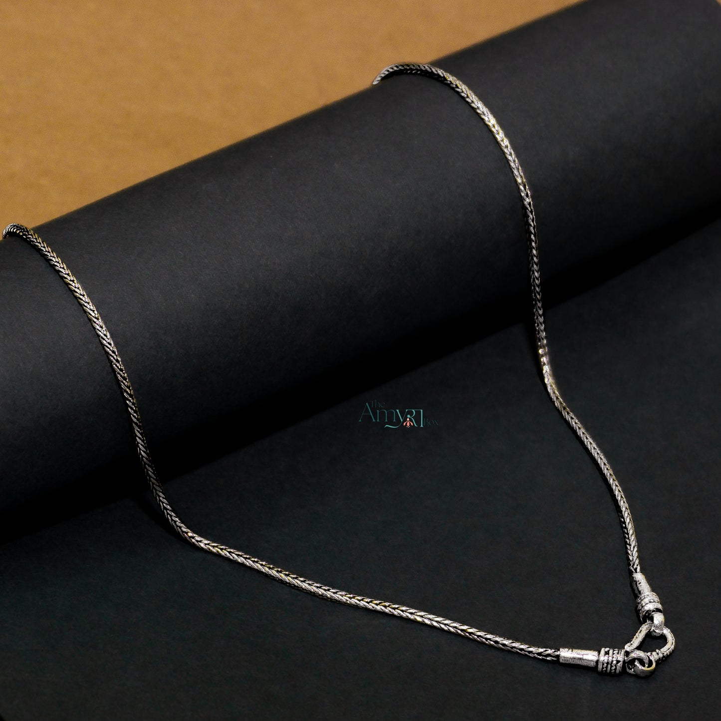 Openable Chain - The Amyra Box