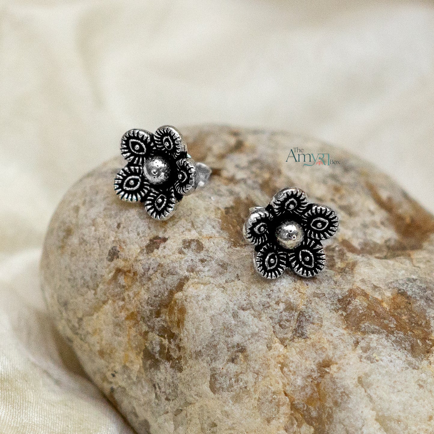 Petunia Studs - The Amyra Box