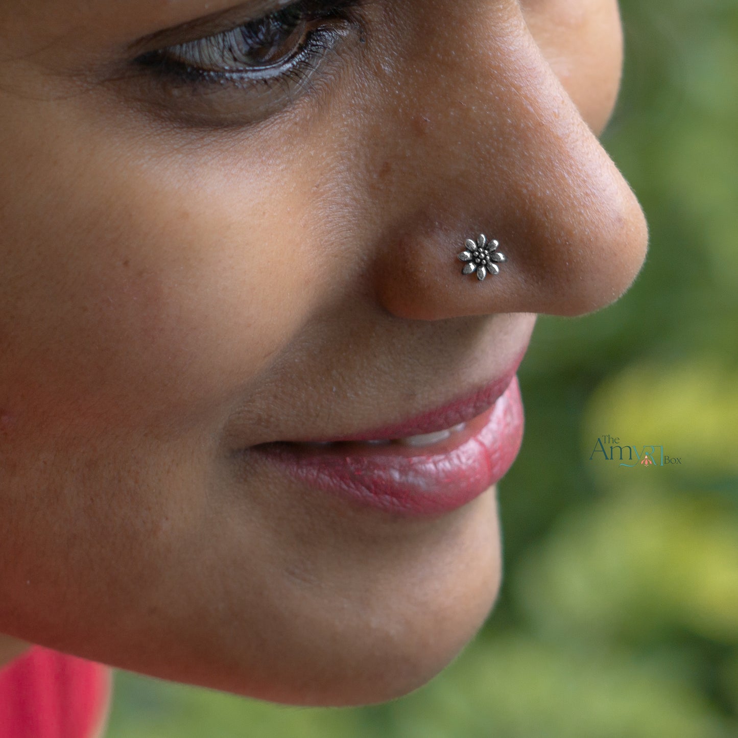 Daisy Nose Pin