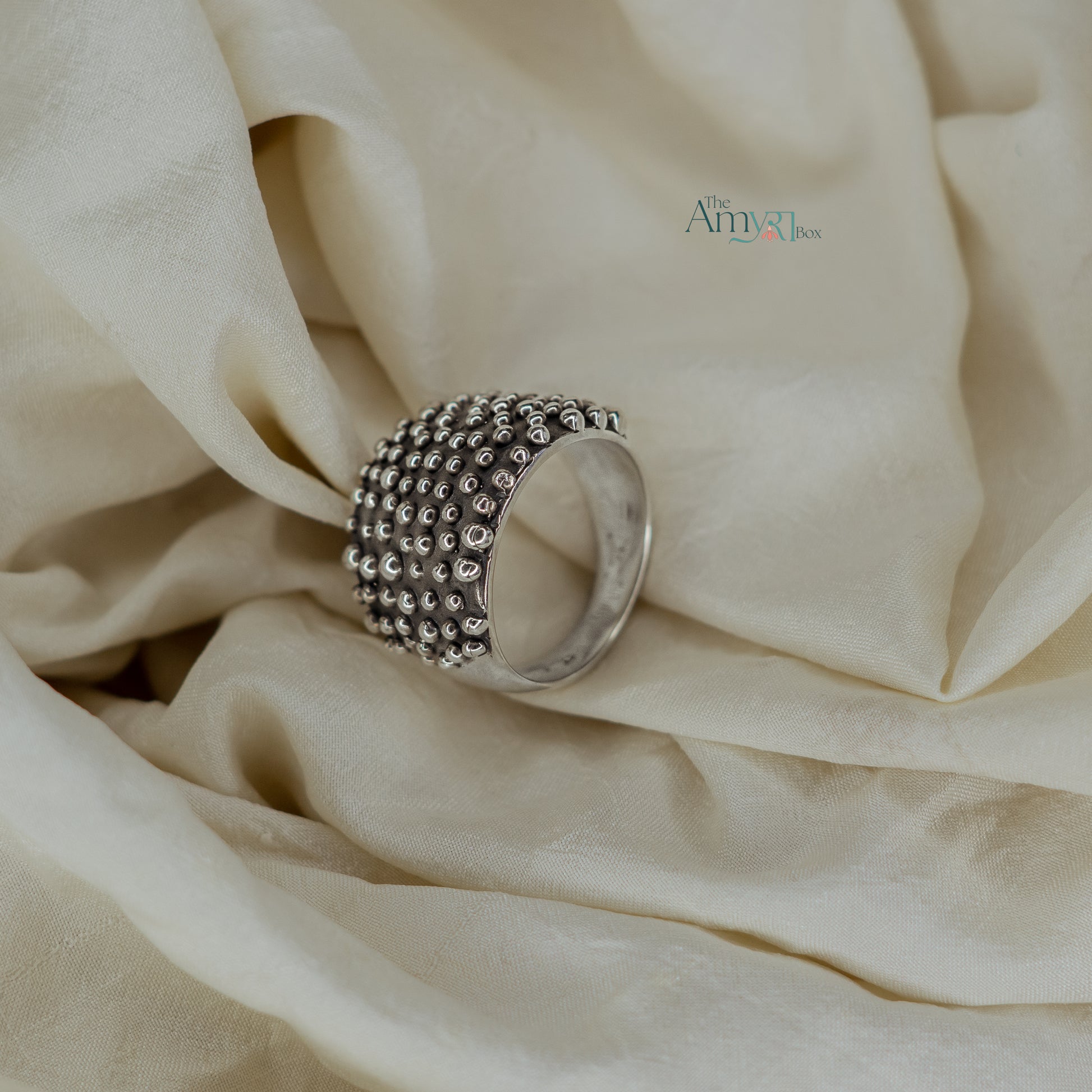 Aza Ring - The Amyra Box