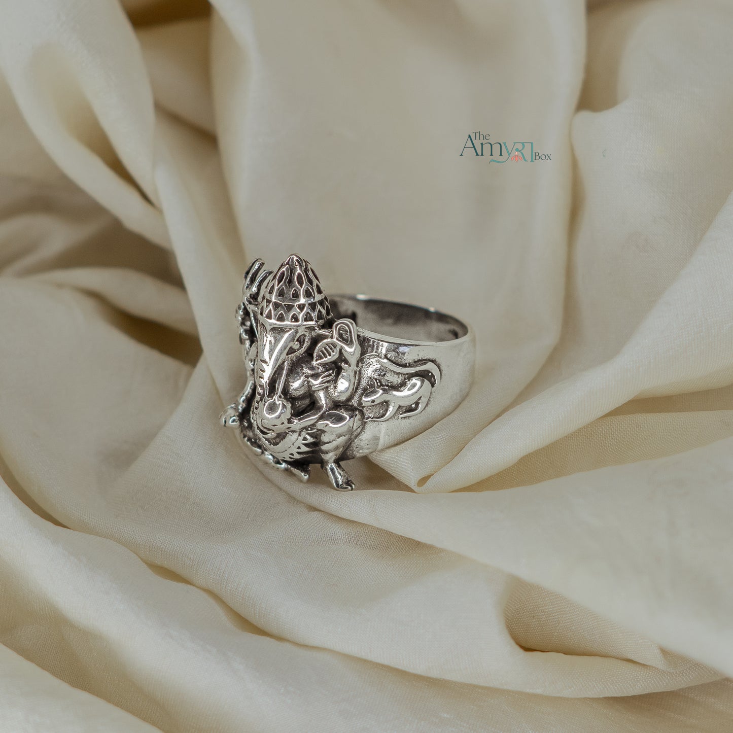 Ganesha Ring - The Amyra Box