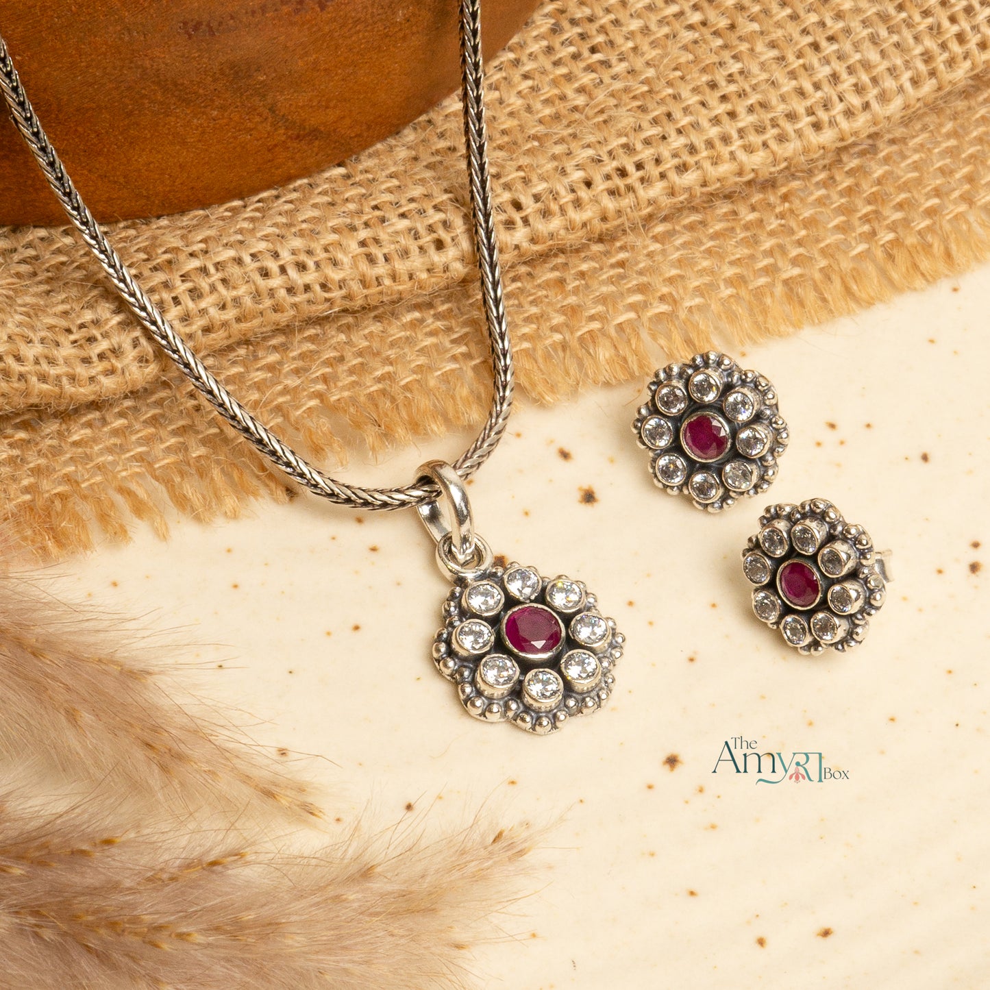 Zahra Pendant Set