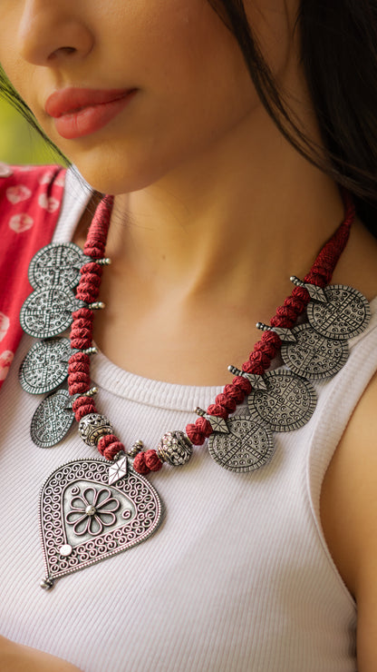 Traditional Motif Thread Necklace - The Amyra Box