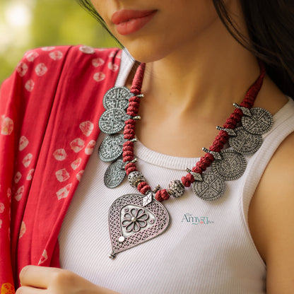 Traditional Motif Thread Necklace - The Amyra Box