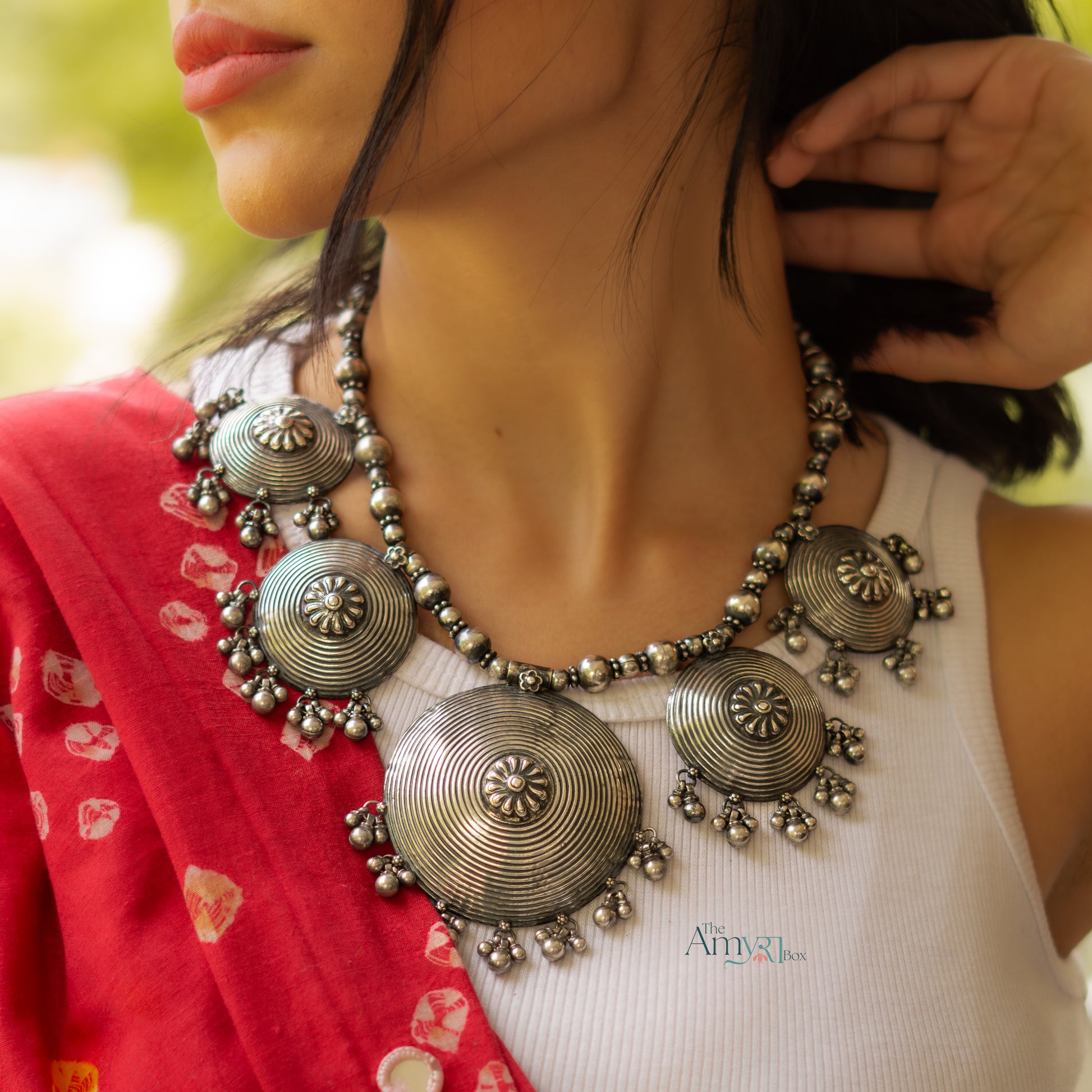 Panch Ghugri Motif Necklace - The Amyra Box