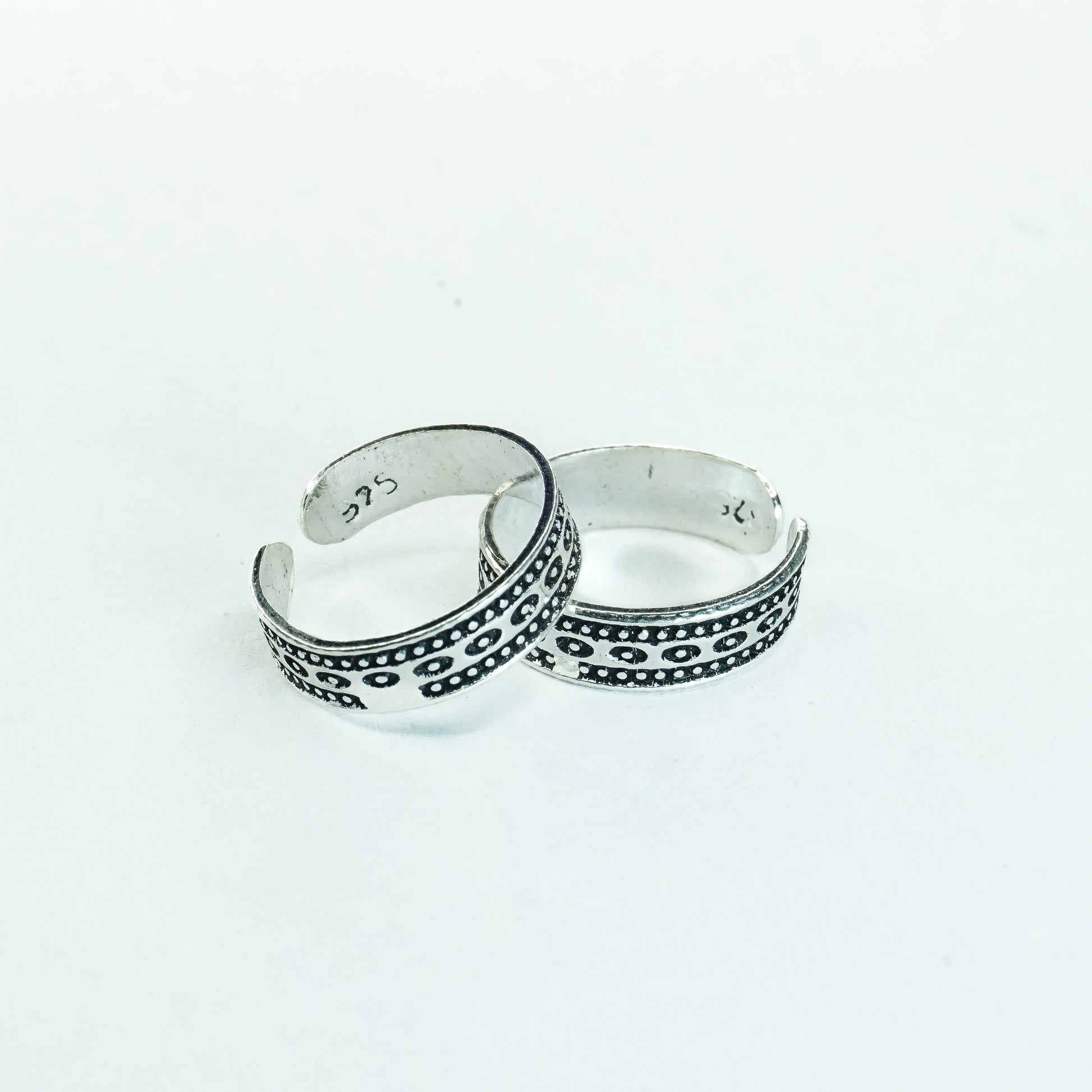 Ojas band toe ring - The Amyra Box