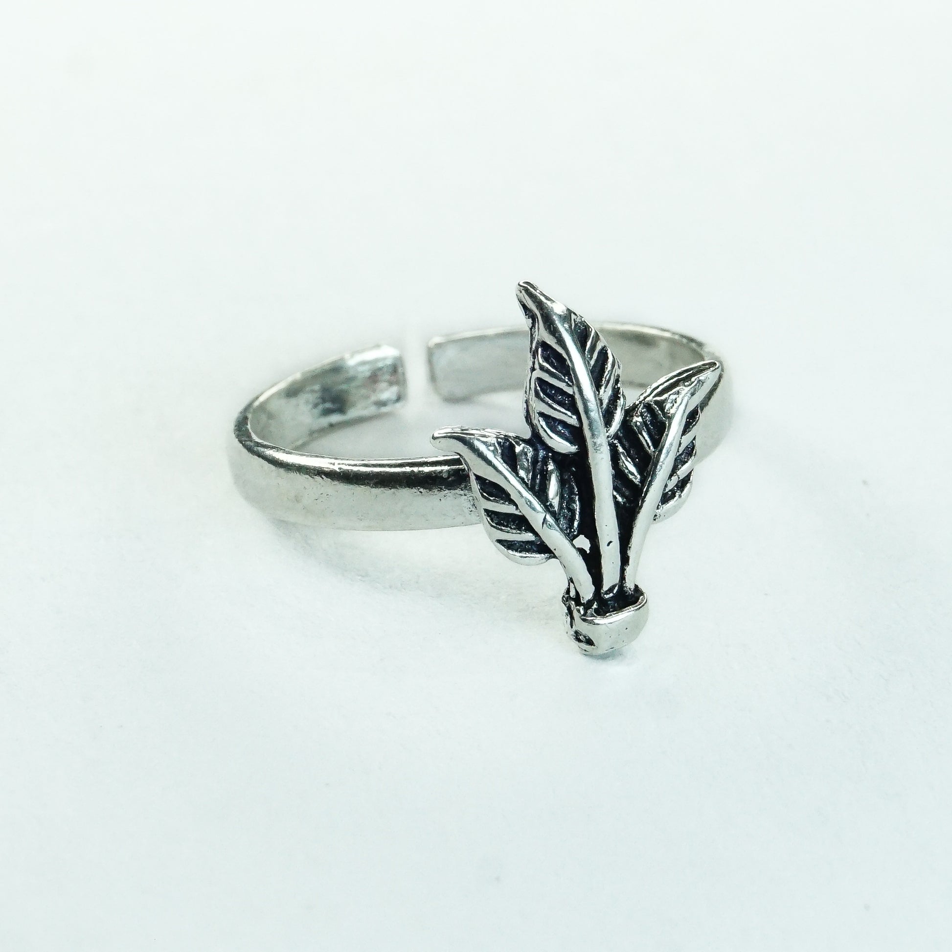 Mini Frond Toe Ring - The Amyra Box