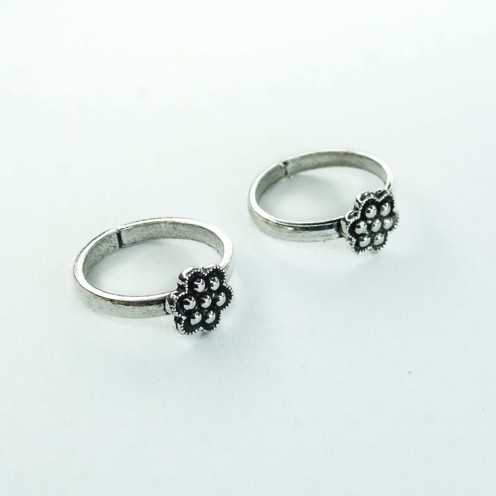 Floral Toe Ring - The Amyra Box