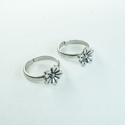 Floret Toe Ring - The Amyra Box