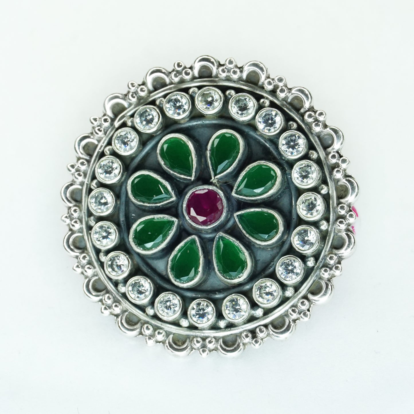 Anika Traditional Brooch - The Amyra Box