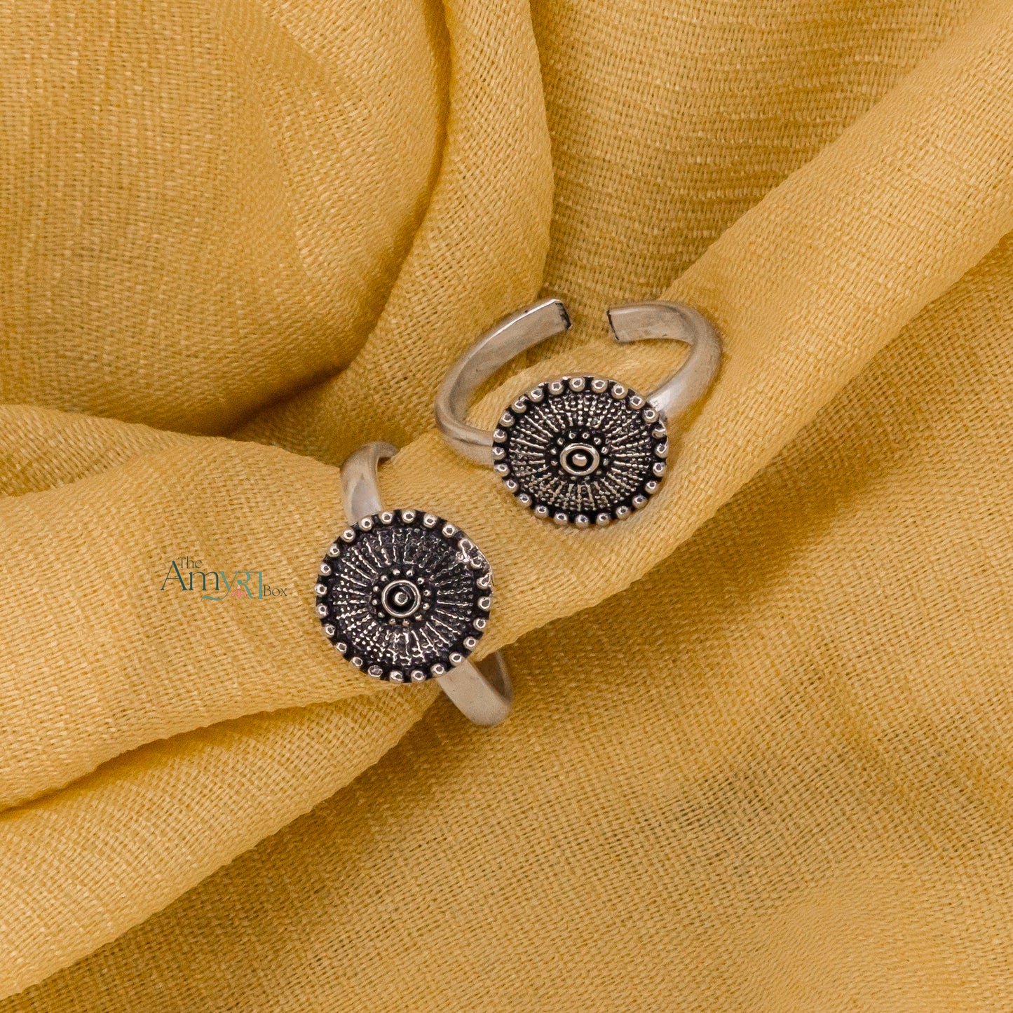 Mandala Toe RIng - The Amyra Box