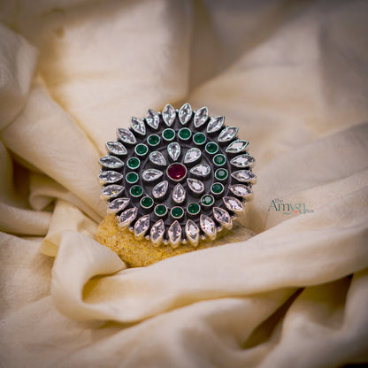 Arna Traditional Brooch - The Amyra Box