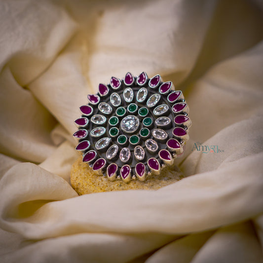 Arna Traditional Brooch - The Amyra Box