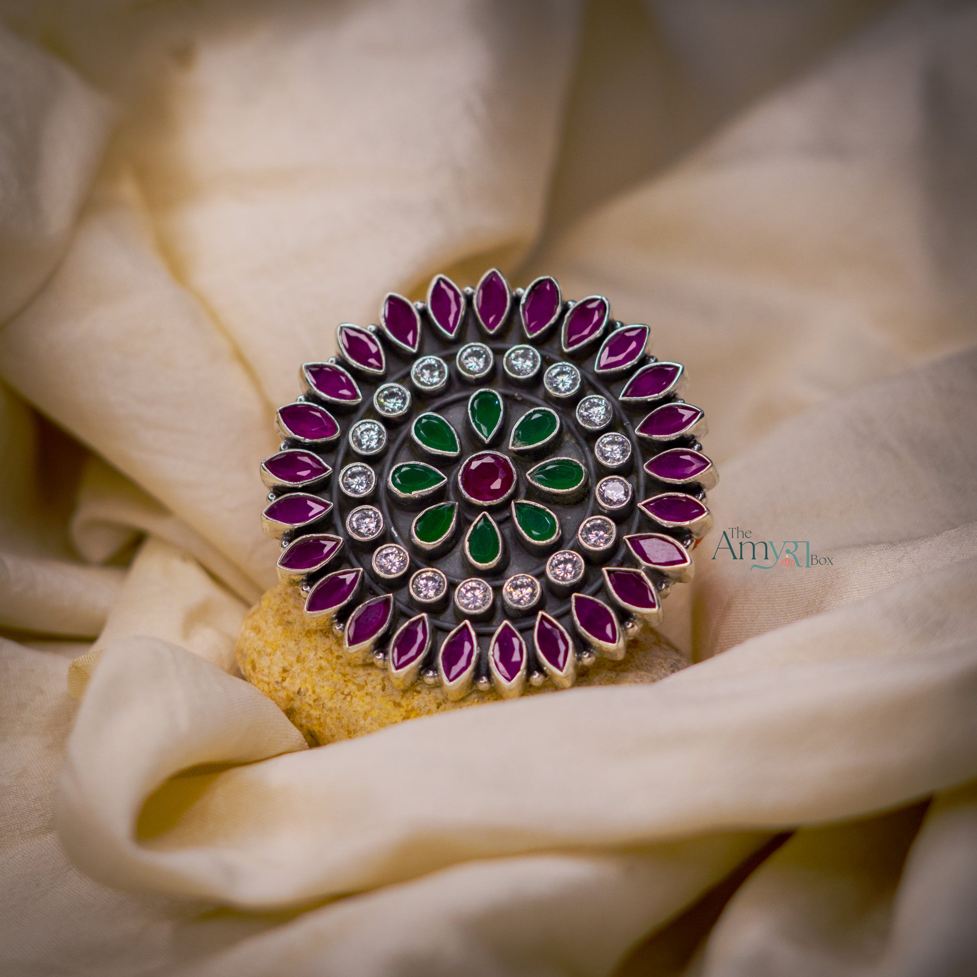 Afreen traditional Brooch - The Amyra Box