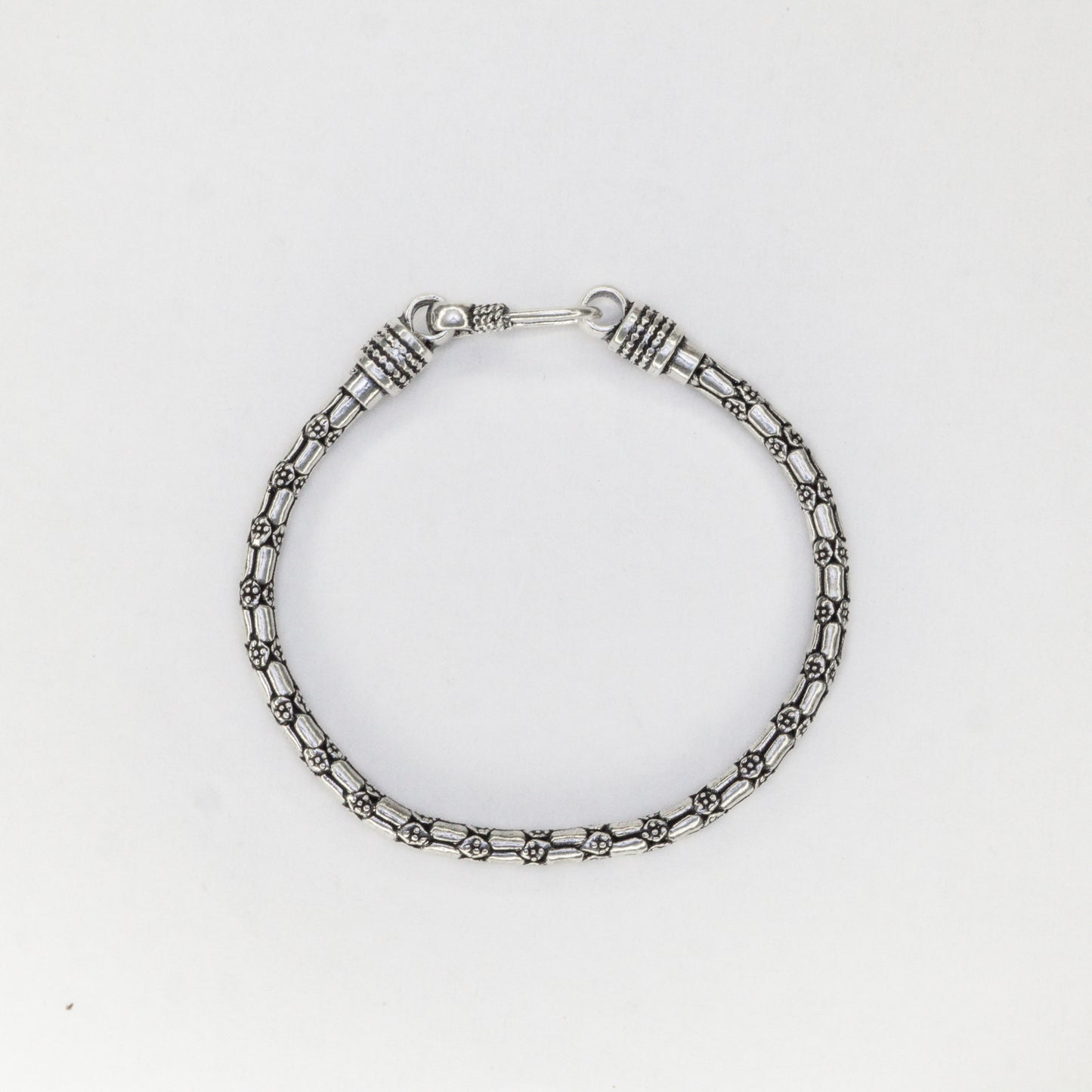 Mukul Thin Tennis Bracelet - The Amyra Box