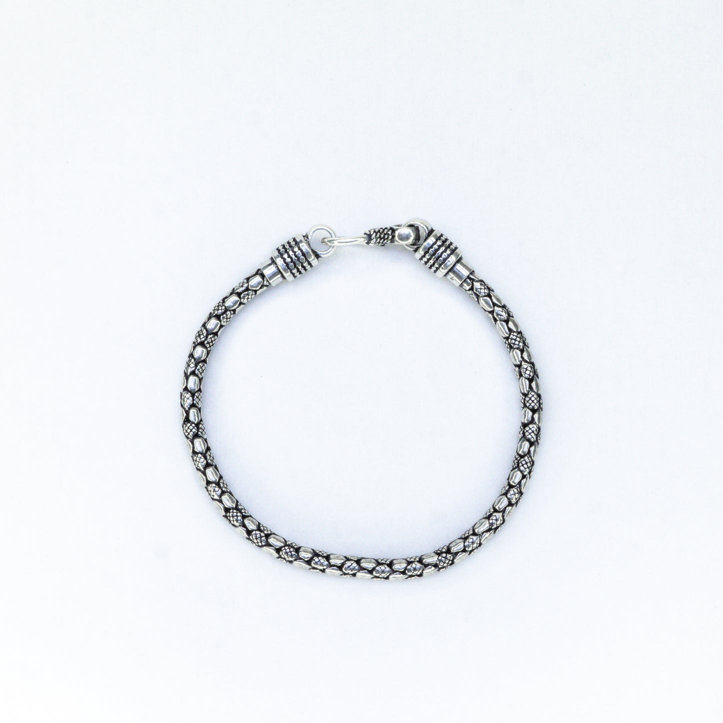 Kashish Thin Tennis Bracelet - The Amyra Box