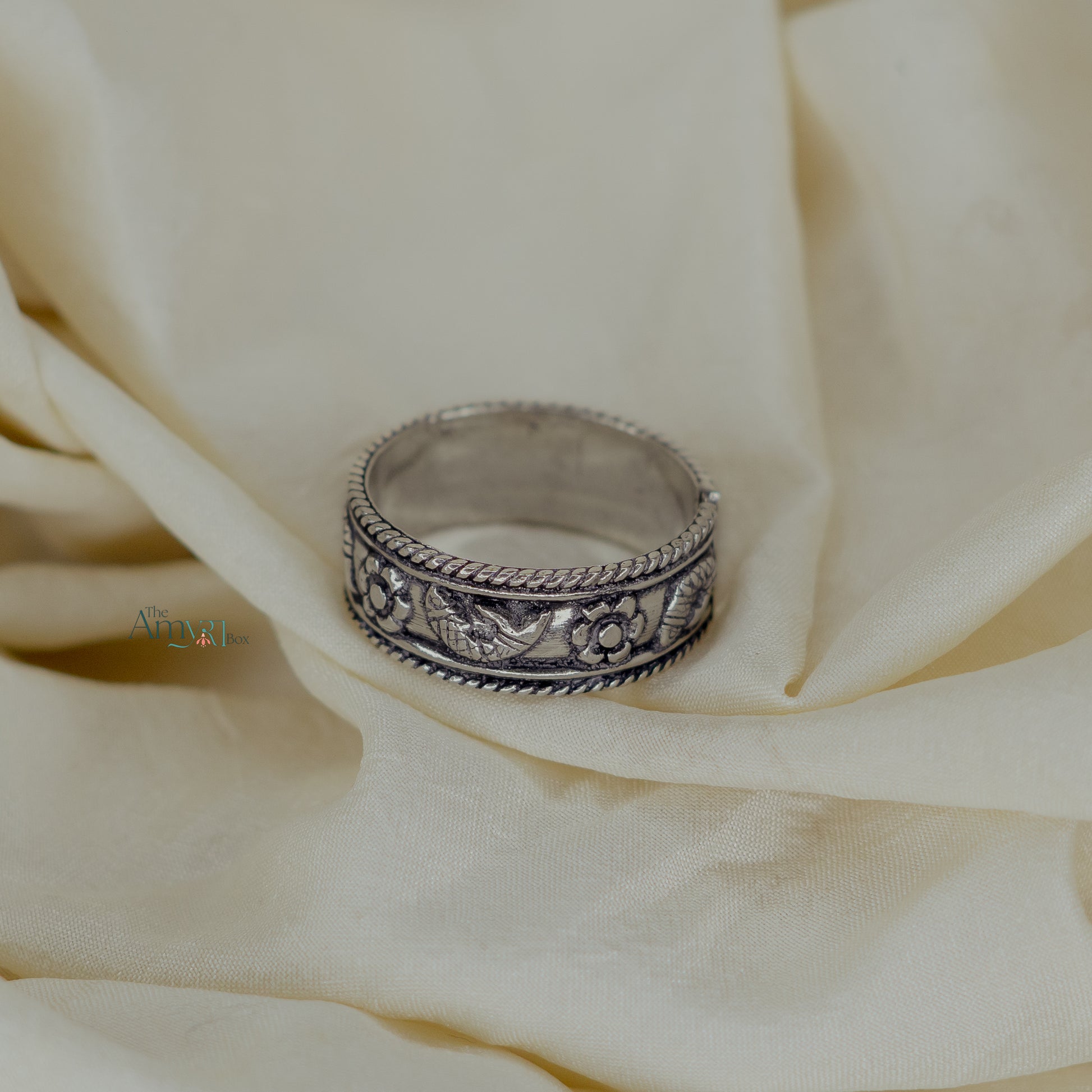 Baahar Band Ring - The Amyra Box