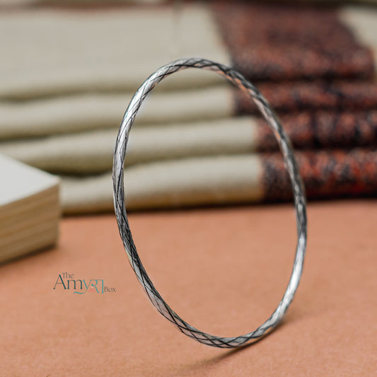 Timeless Intricate Everyday Bangles - The Amyra Box